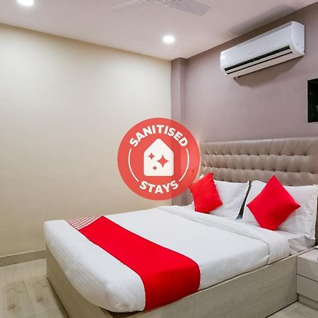 Oyo 62882 Villa Palace Mumbai Ngoại thất bức ảnh