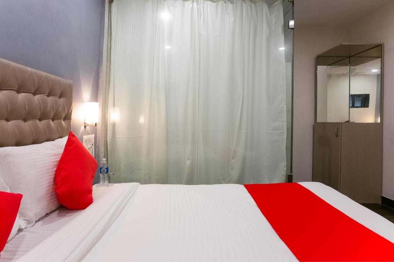 Oyo 62882 Villa Palace Mumbai Ngoại thất bức ảnh