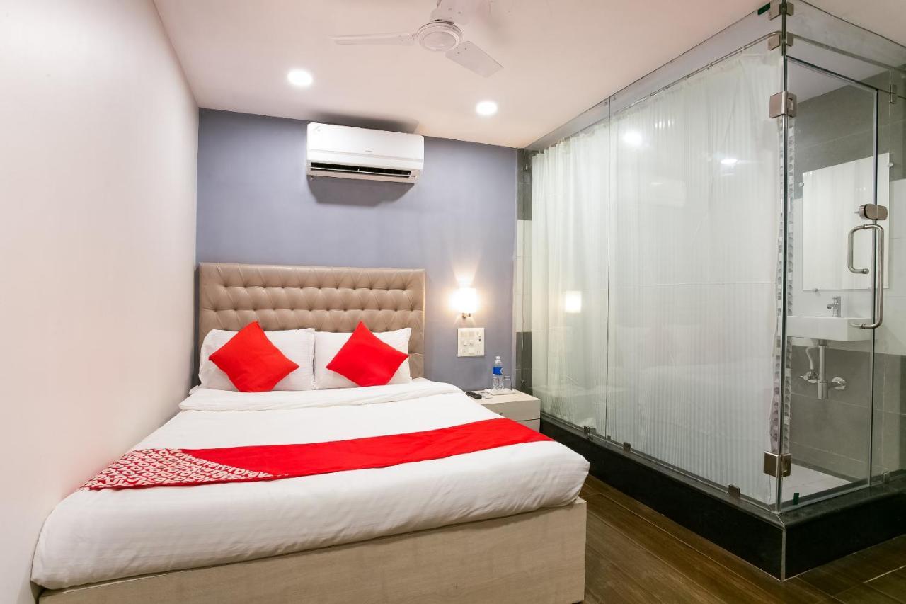 Oyo 62882 Villa Palace Mumbai Ngoại thất bức ảnh