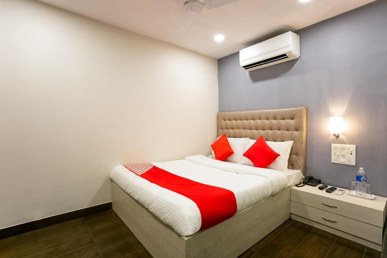 Oyo 62882 Villa Palace Mumbai Ngoại thất bức ảnh
