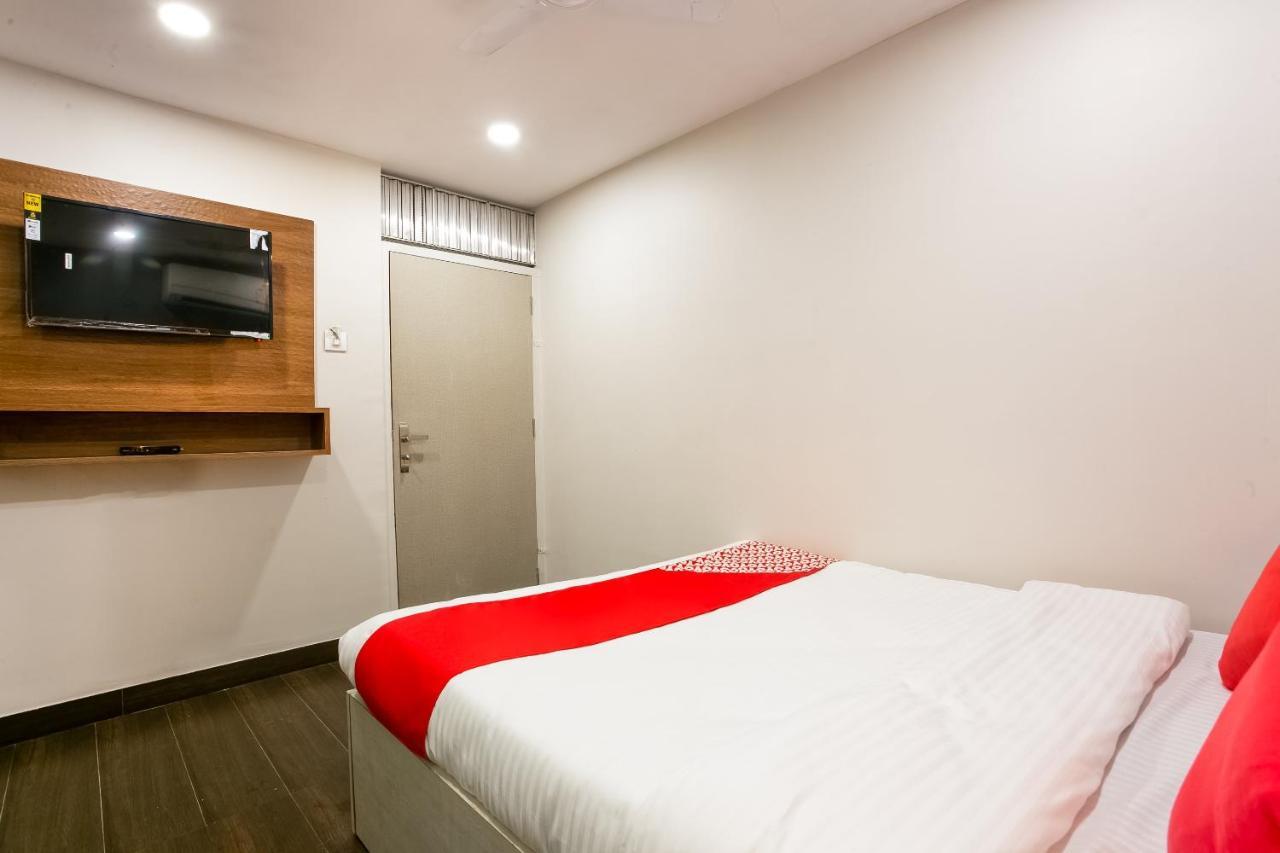 Oyo 62882 Villa Palace Mumbai Ngoại thất bức ảnh