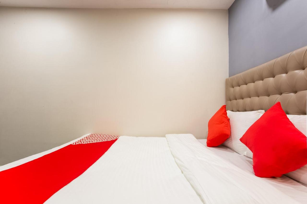Oyo 62882 Villa Palace Mumbai Ngoại thất bức ảnh